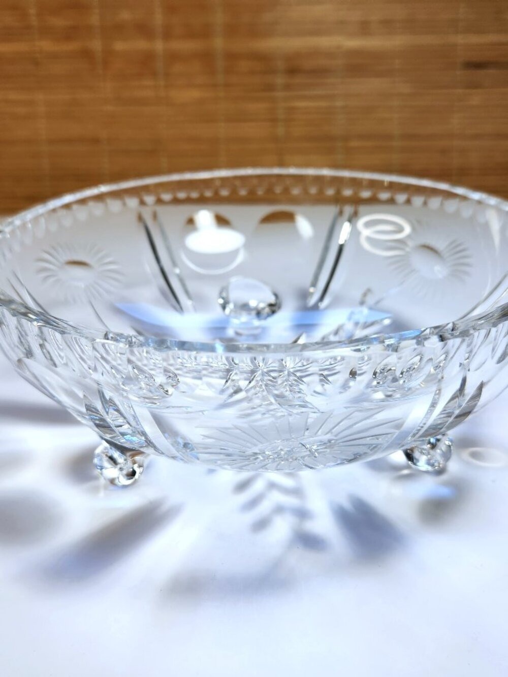 Vintage Wheel Cut Wheat Daisy 3 Footed Glass Bowl Thumbprint Rim Serving Center